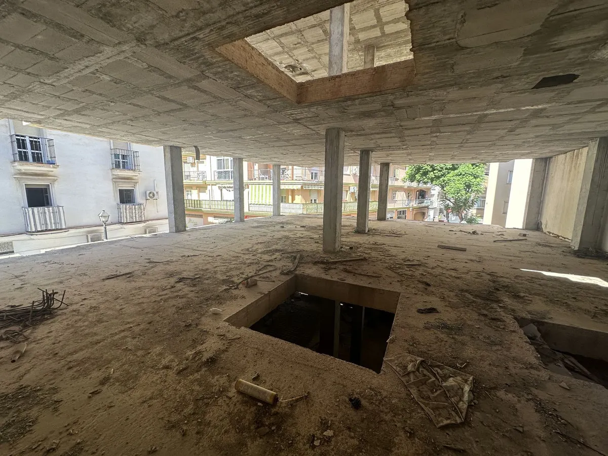 b2456603-e6f8-47ad-9d44-2d1cfc9c35e7