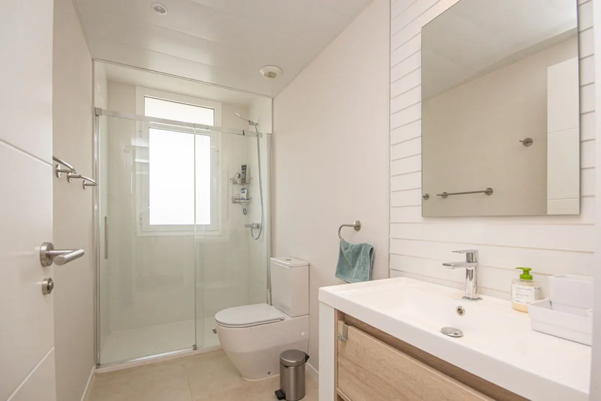 8a38efa4-1649-4876-b796-31445fee058c