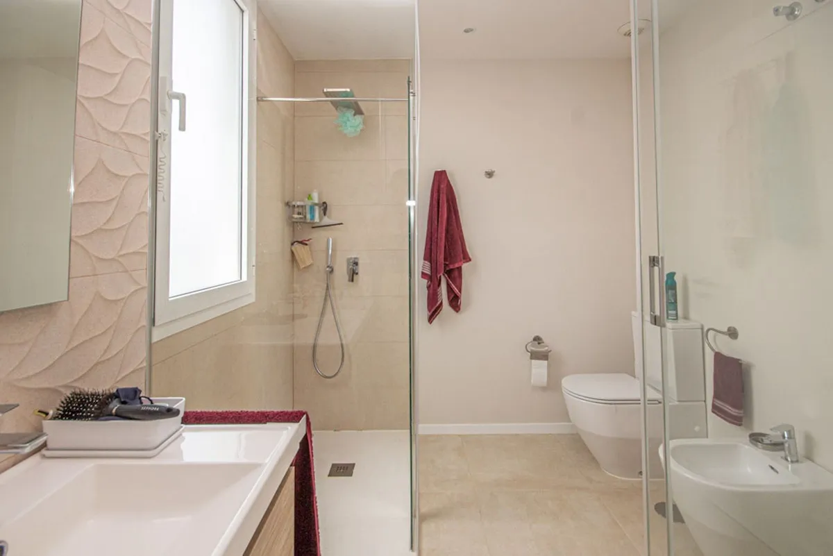 f856fcec-79bc-4fb8-a403-05b38d11aebf