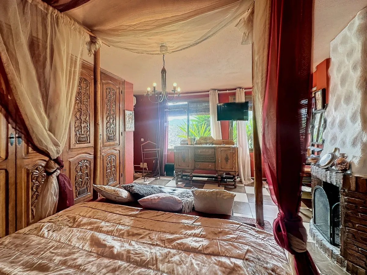 118f18ed-a1c4-4671-abc4-8b856fe4734c