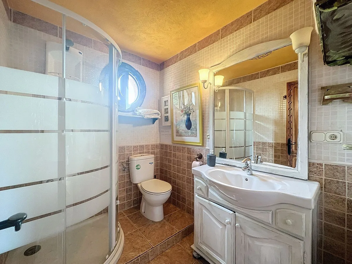 ca5980f6-cb80-4556-9dd1-f06925bdf4ce