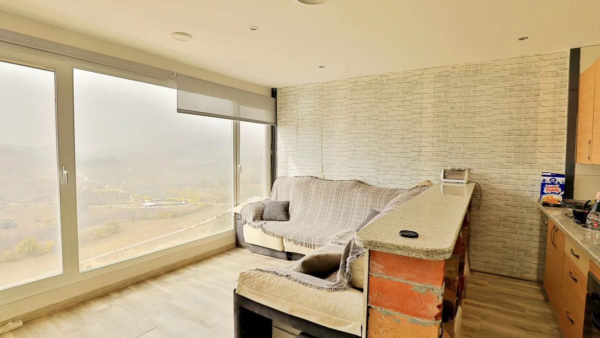 3b1783d5-72a7-49a6-aa87-8d8b449f314f