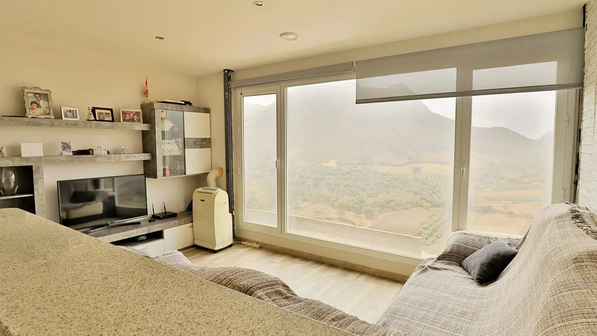 fafc474d-76ae-4d0c-b6f4-e9d34a4e5cef