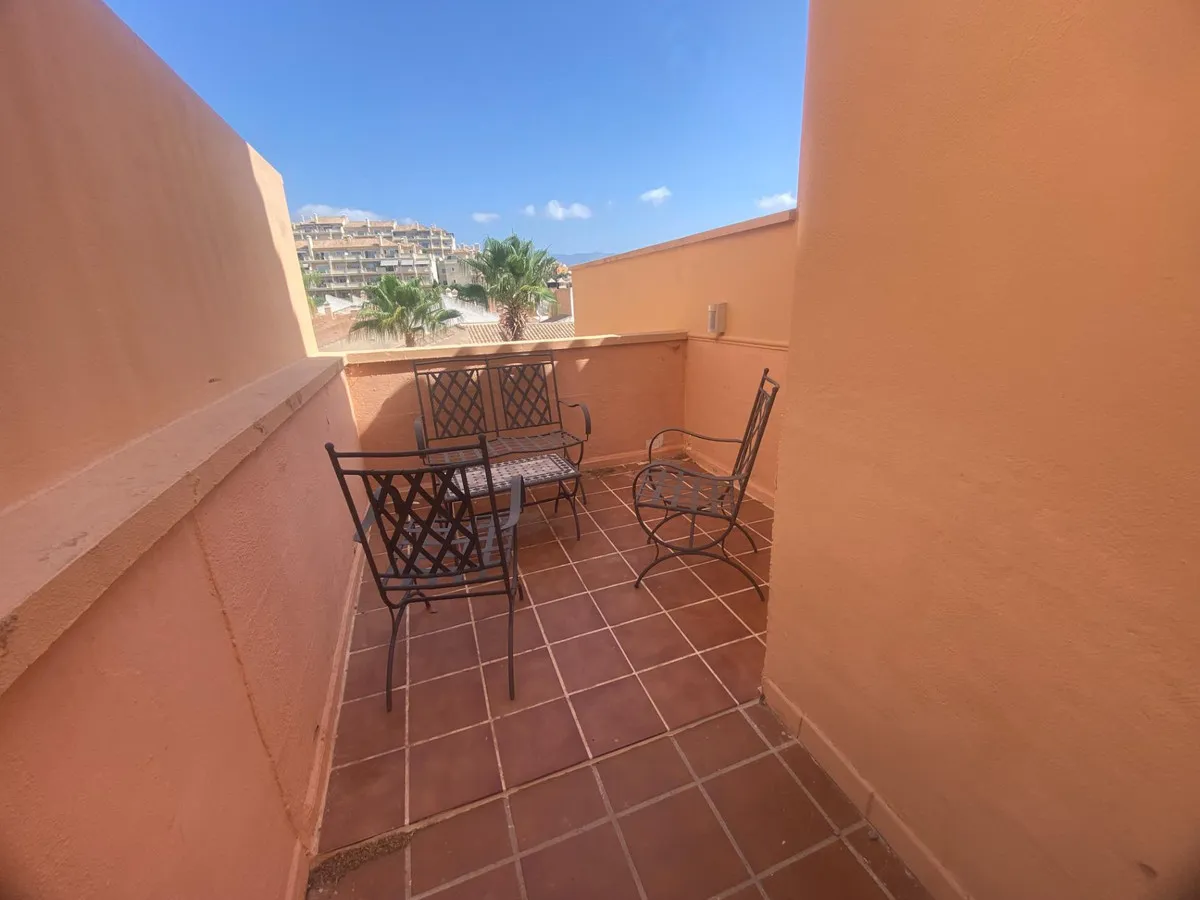 bc863e2c-c5ba-4325-905d-fce3829b0984