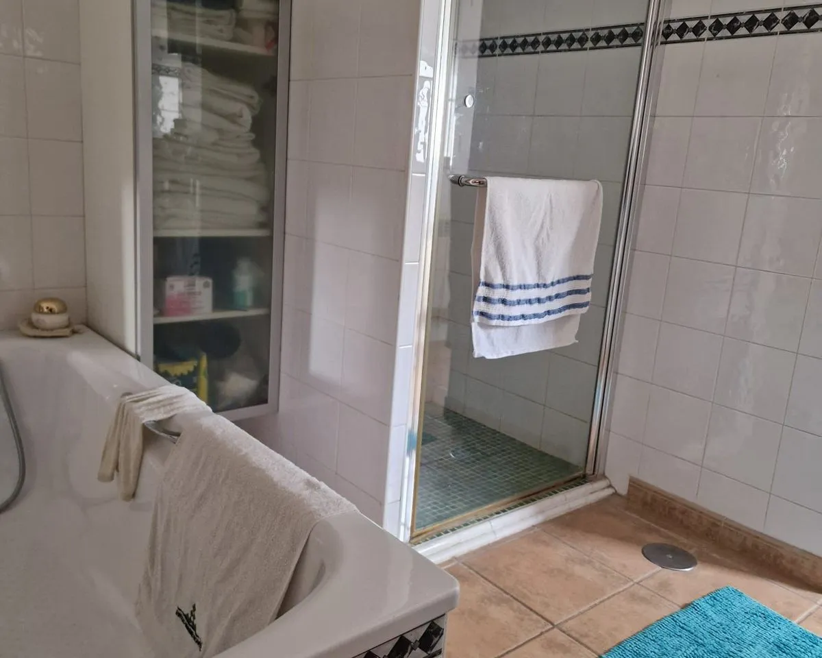 42e1704f-3921-4a49-9f8c-bd3fa33a5abb