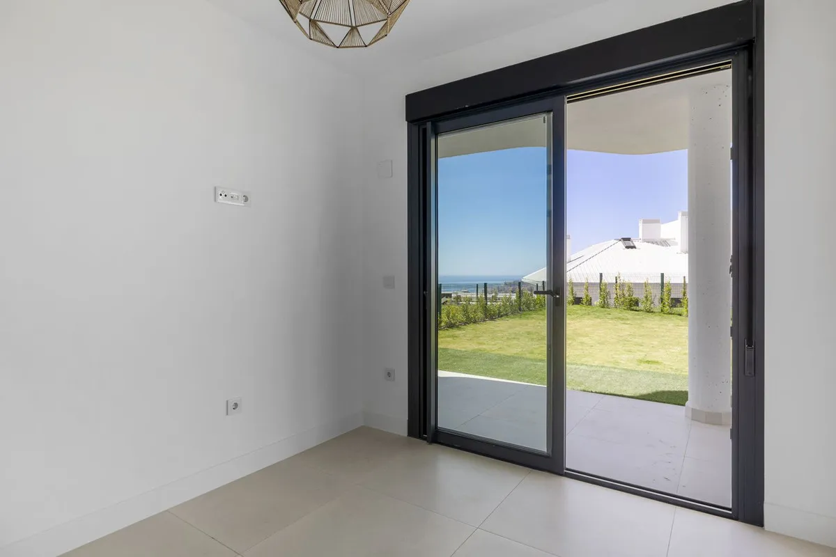 361b5e4e-b5d0-477e-8881-5260279645dd