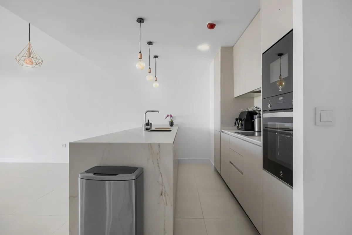 ab21892d-8b3c-4cc2-92e8-b4882a932f7e