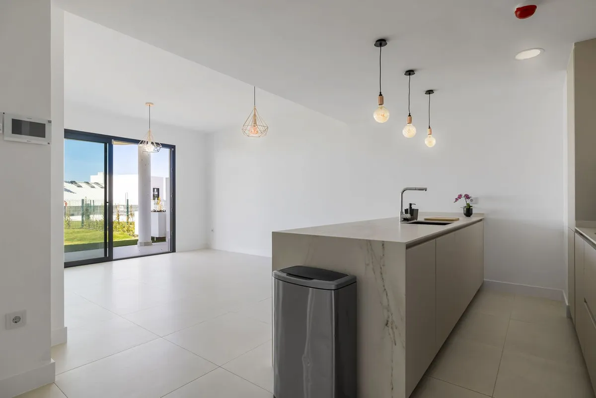 b86652bc-6550-46e8-8a9b-9dc753e55679