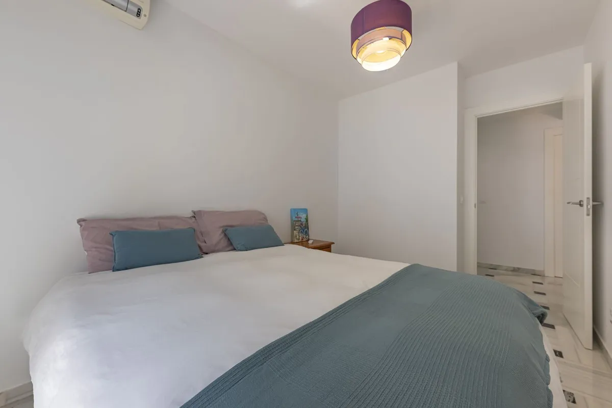 4790351f-3309-49e7-98af-f946569c8252