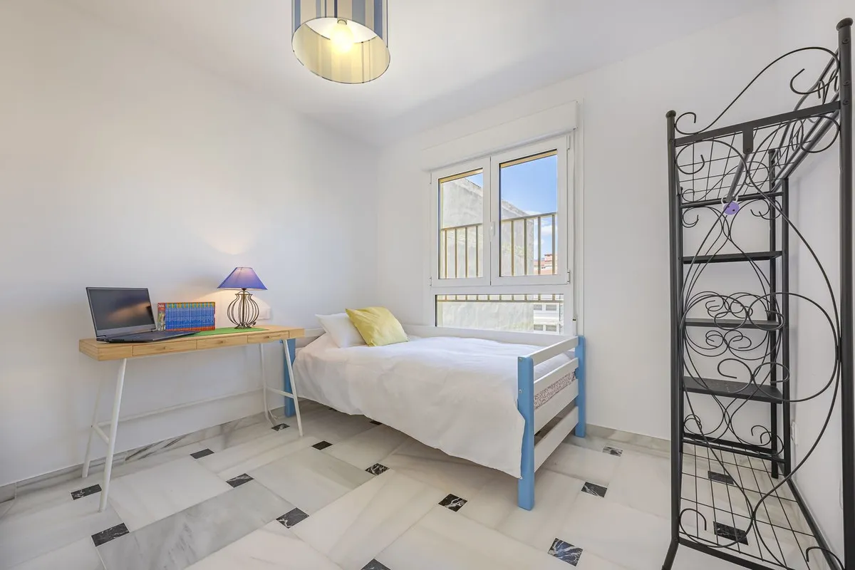 57d79f48-3b64-47f3-915a-83dccf5f507e