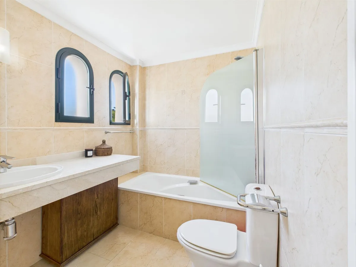 6a08dacd-e971-4b30-b280-0ddf9b5013ea