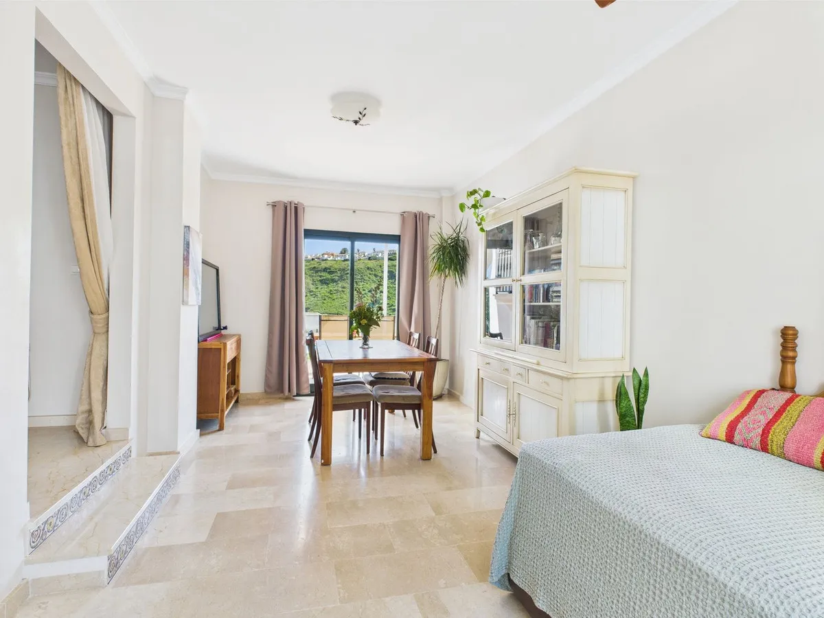 7aa3ddfd-2912-41b8-ab88-45730f4fae70