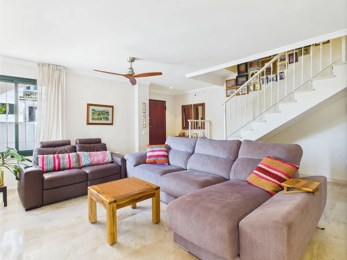 99b49790-ac2f-4298-94c8-53f01a54dc0e