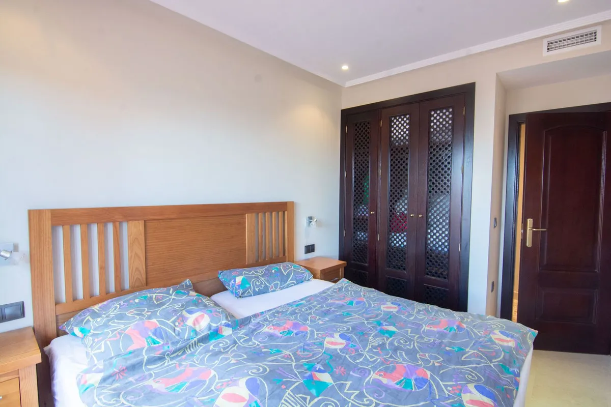 53abc1f6-420a-4de6-a029-78133c8dffff