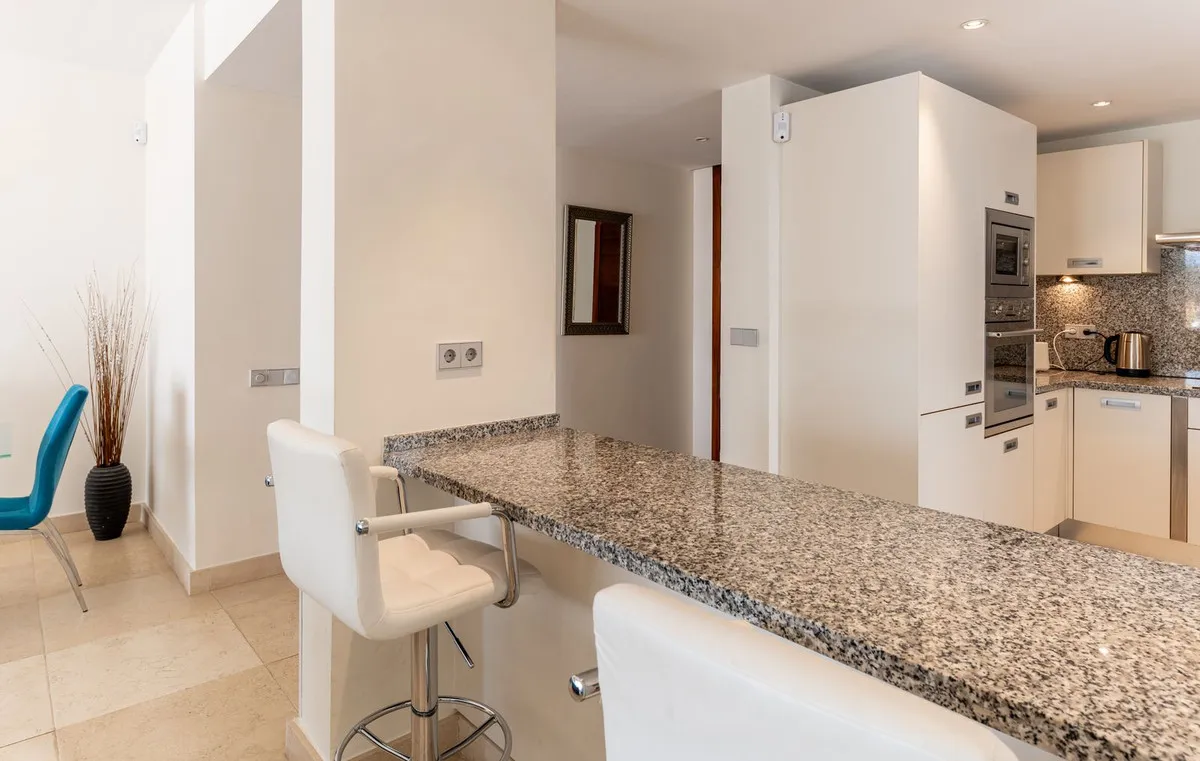 33f585d2-08f9-4608-91ee-ab11fd55ec75