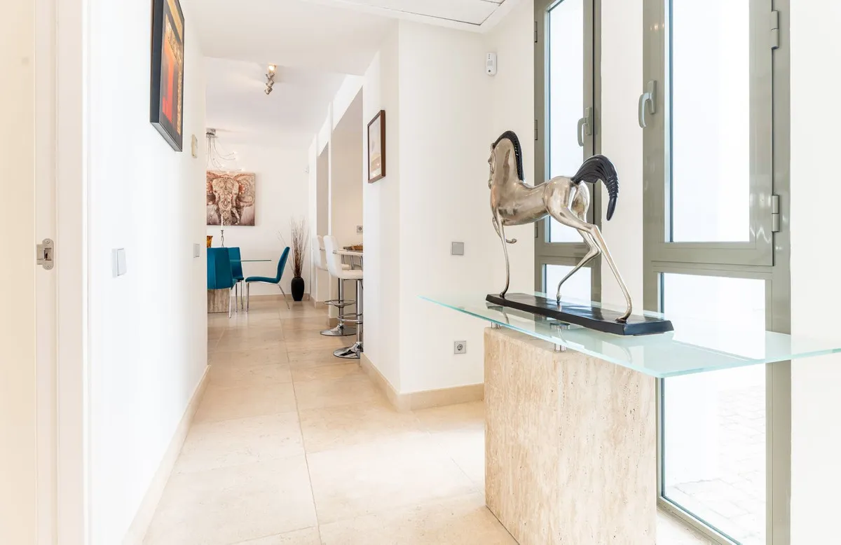 d8df3893-e251-4c2e-8557-d74a012e01b6