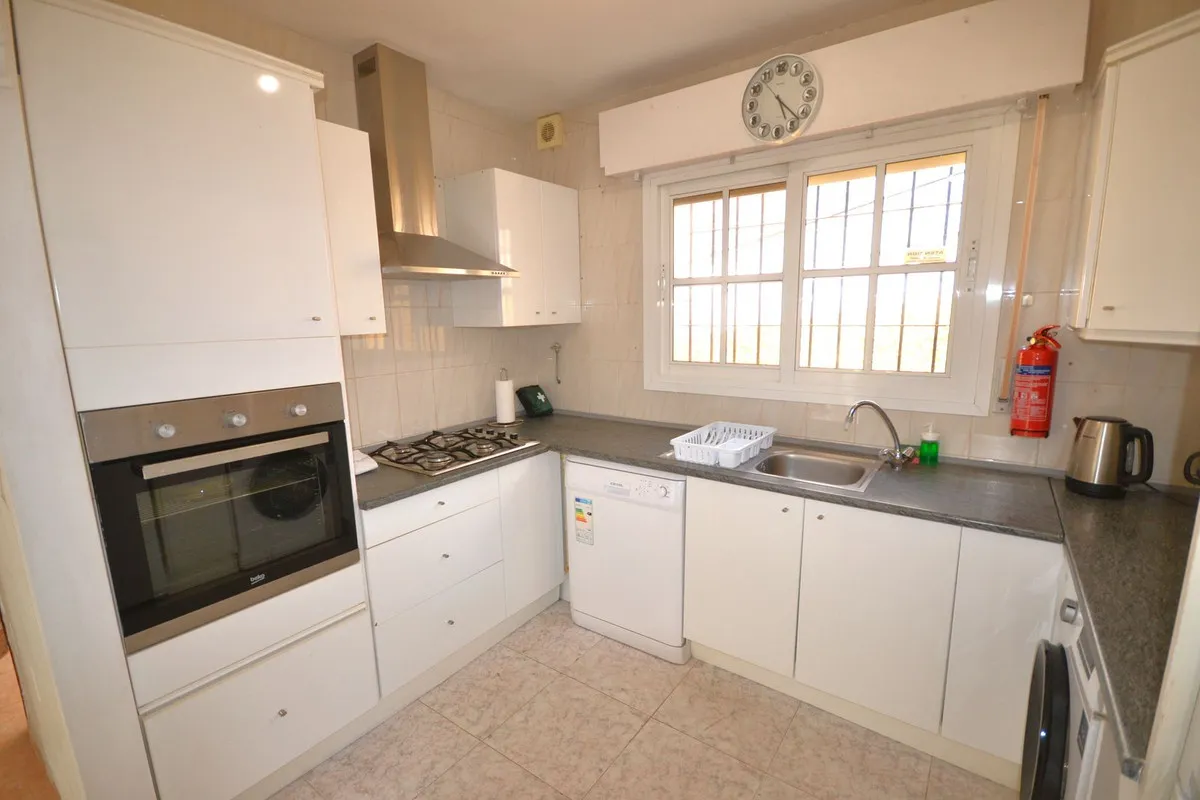 1f33f082-b6a1-40d0-a7c4-3f144e9b4c91