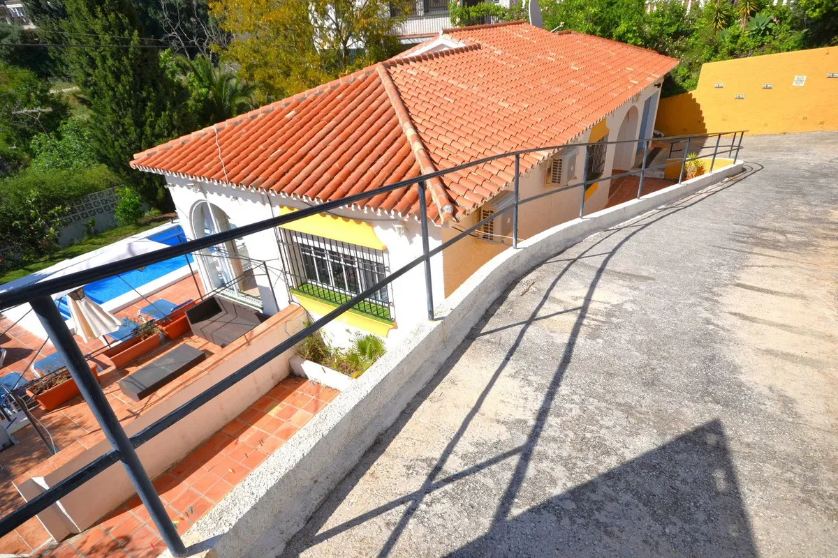 8e339d15-f0b2-4dc1-ae78-46be9a196acd