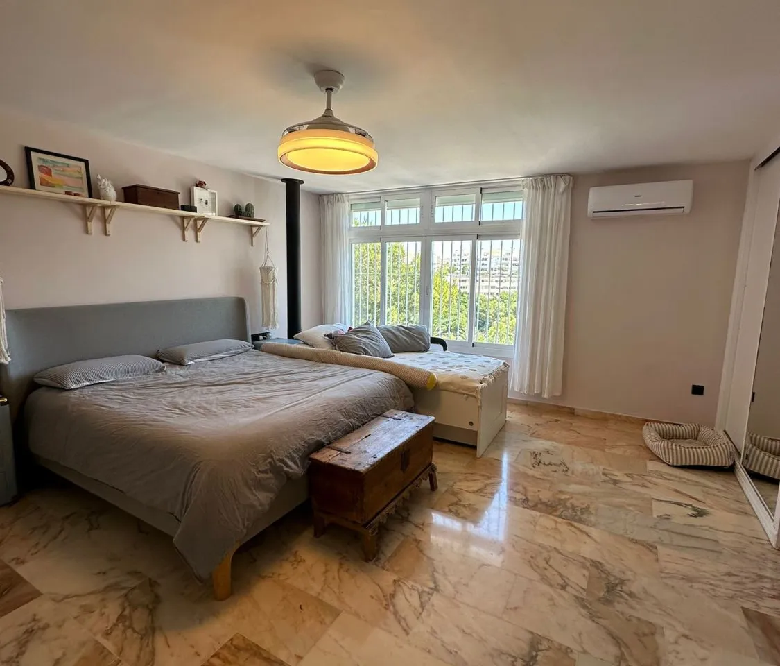 0e380281-d1d1-451c-a8cd-65bbb49f8032