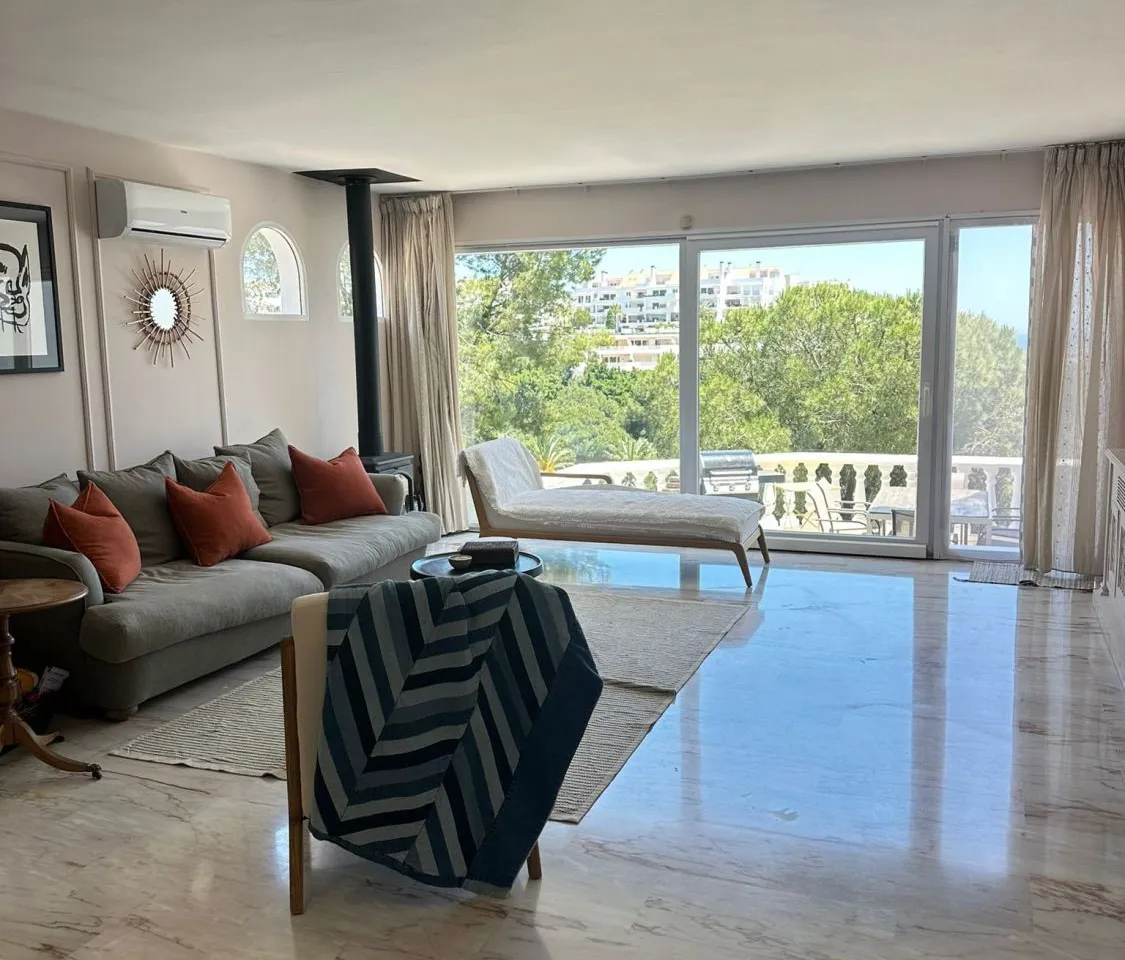 5c9869db-4e64-4a8b-9931-25cb61f5bfa5