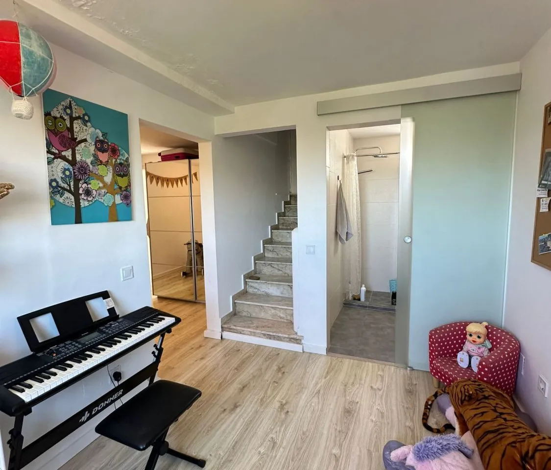 abd86004-cf4f-4d73-9d07-fcf7e3372056