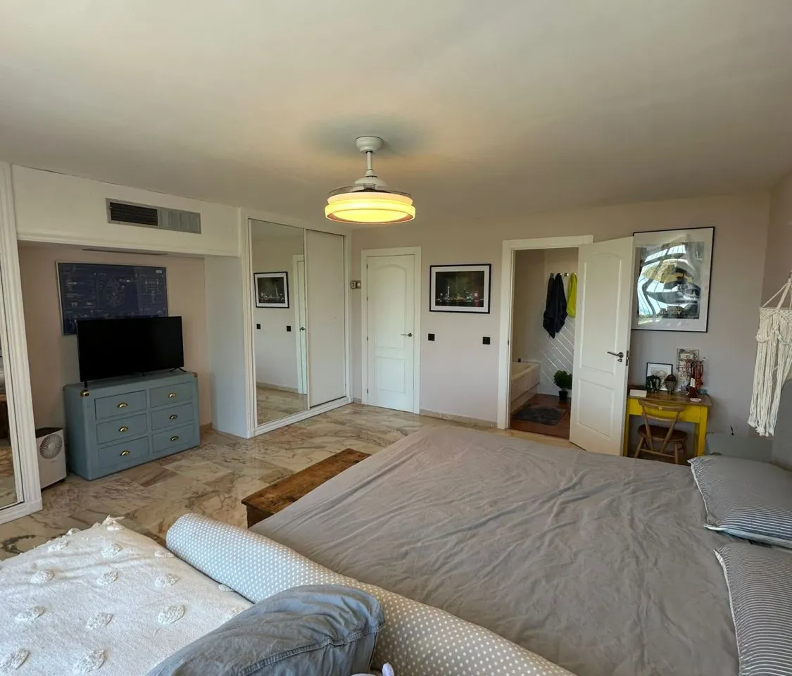 afec6db1-325a-4e69-be90-3d7d59c13b4a