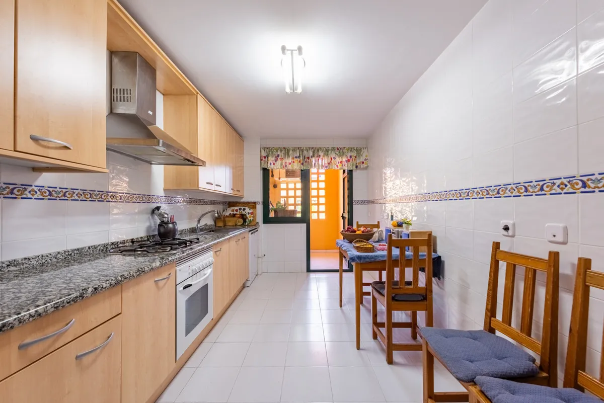 73ac7373-d46b-49b7-997a-0ee37922b2d3