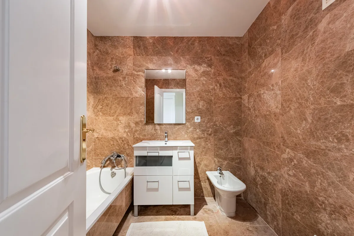 adeeea1c-2a7f-47fc-82bf-6d742789231b