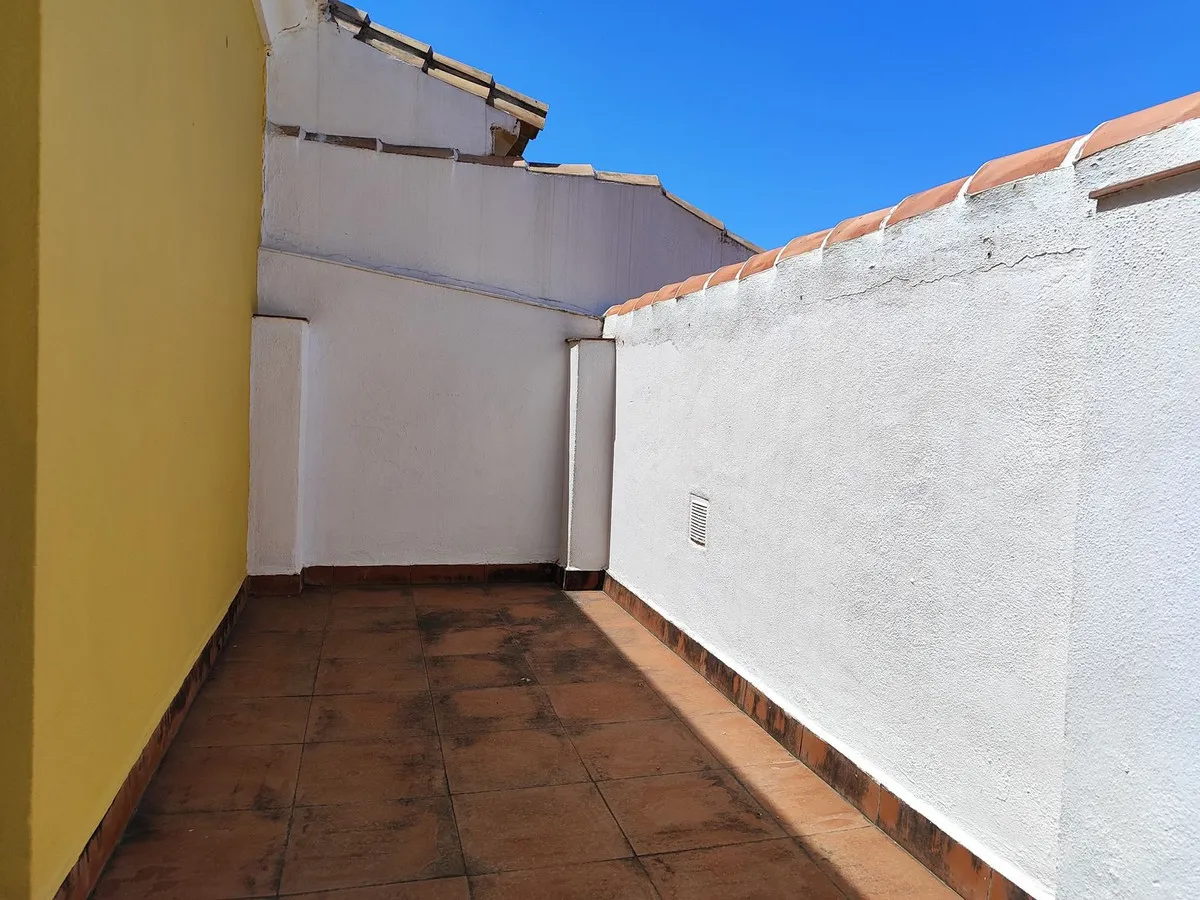 16232638-b36e-48a7-8eca-7475dc204076