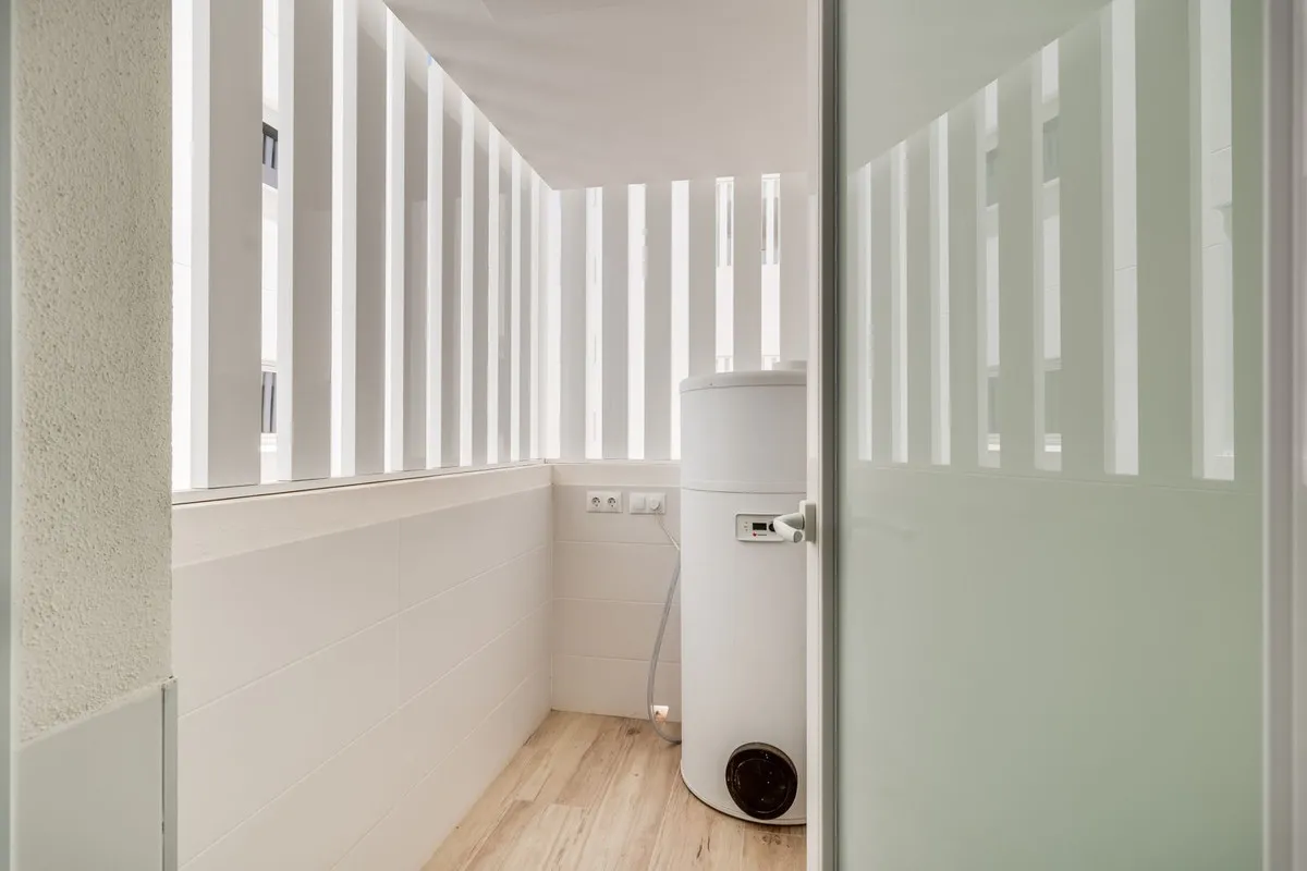 ab0f5fca-a325-4926-a585-1fd75a2ae248