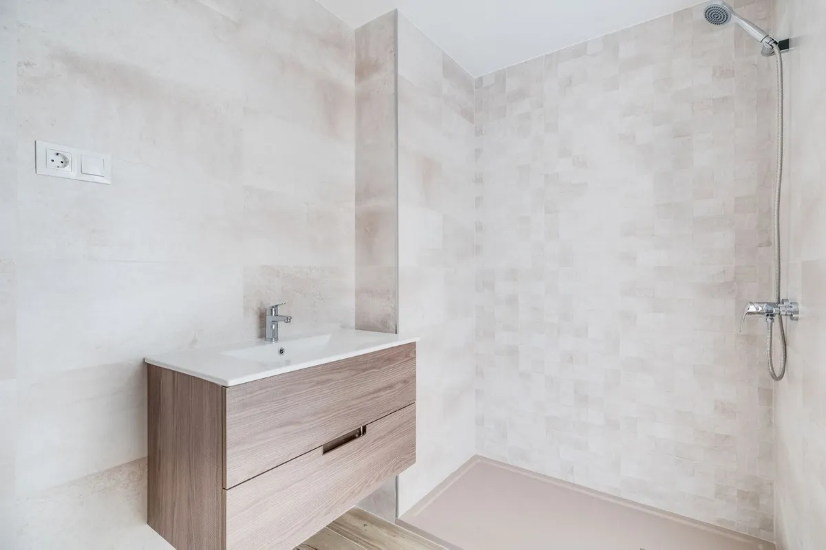 f404a85a-6084-48e0-8de9-4d8d25eddb16