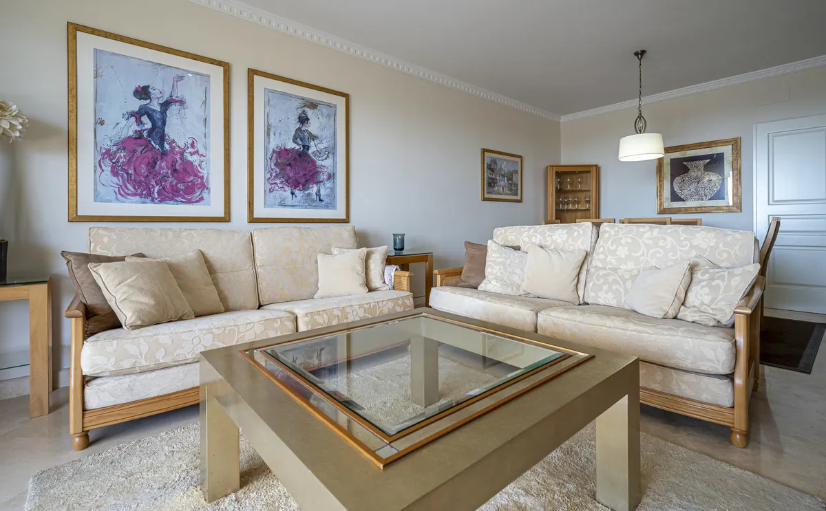 8fda1343-bc67-40d4-9f98-ac568f43e80b