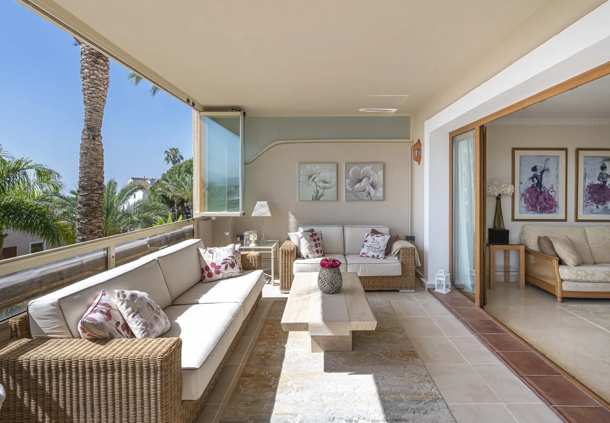 dfb03433-c1de-46ee-b8c8-e8b31a6d4747