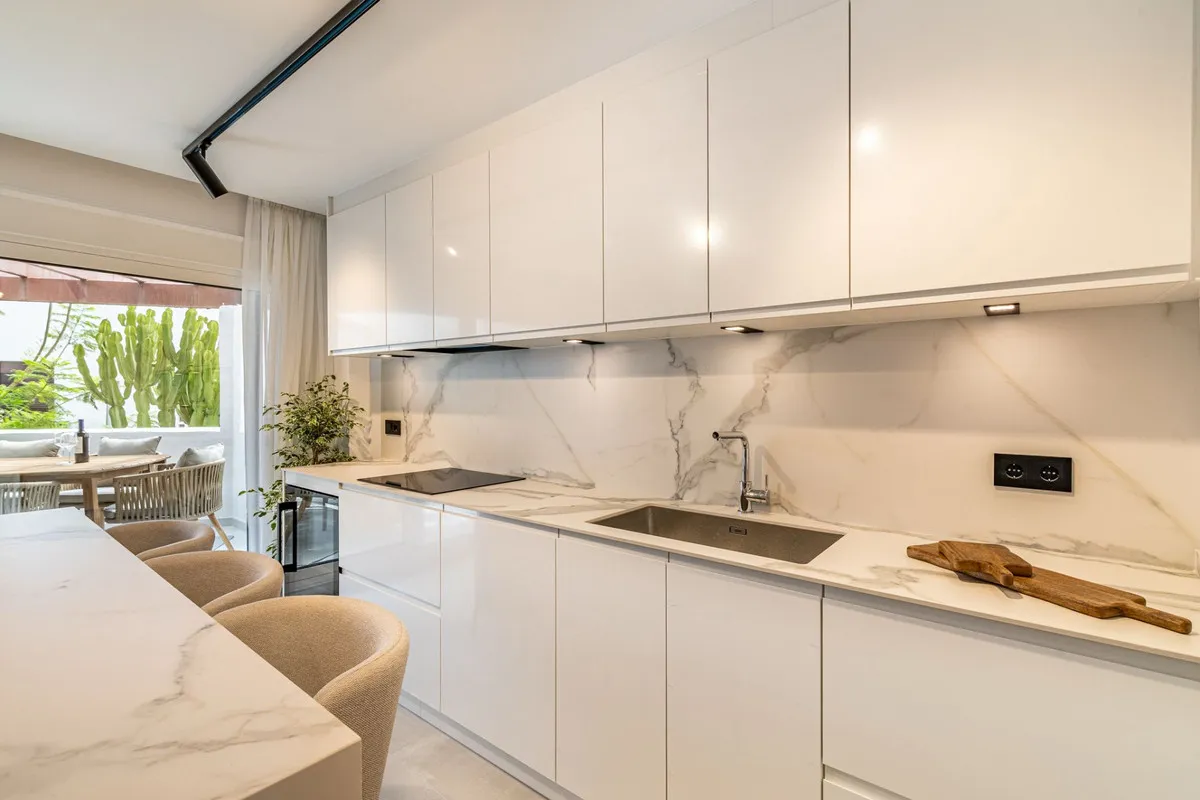 5f8f9e78-dcbd-45aa-b873-57844f726120