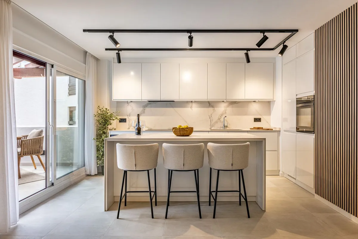 ca6b6c53-3613-4520-aaf5-0f302352cf2f