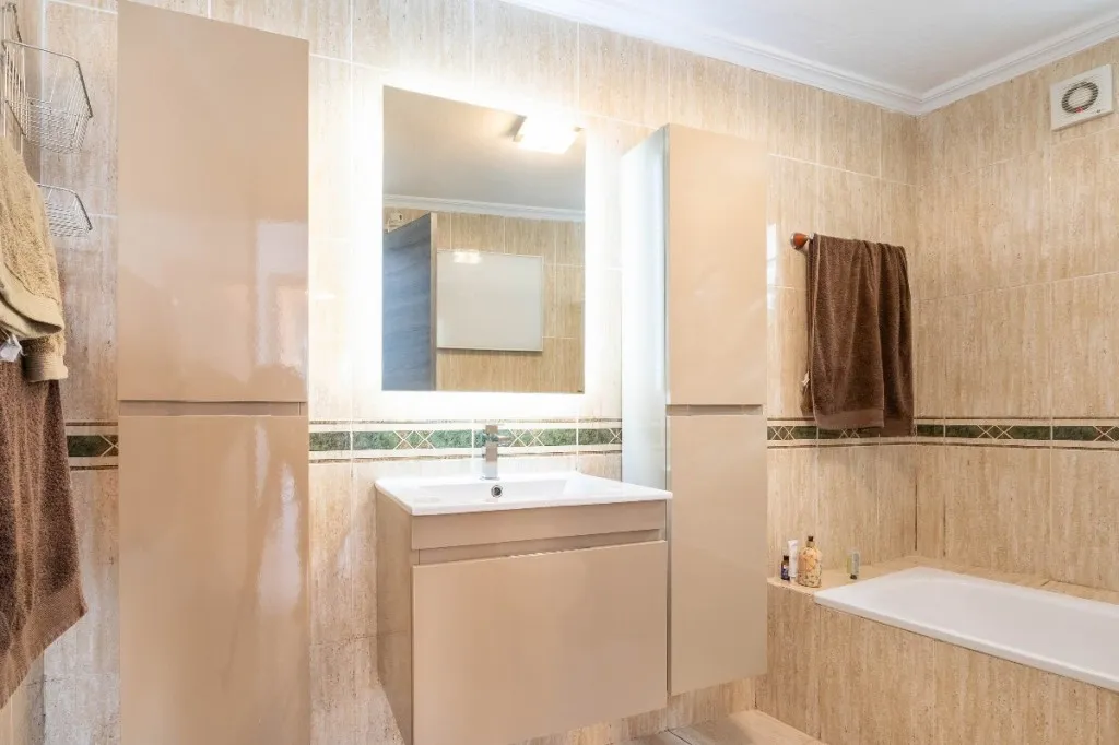 24cd6d9c-e395-4bf9-8f99-41f04981da17