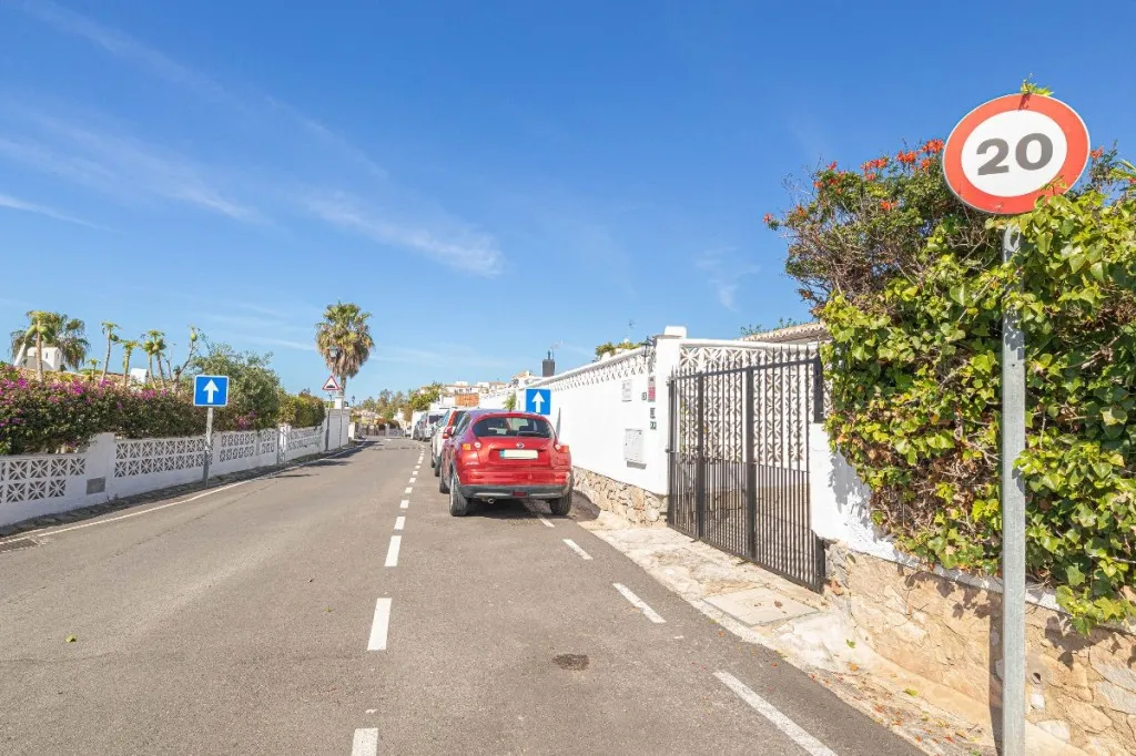 4aa5fa56-df13-4194-bce3-1770656ed5de