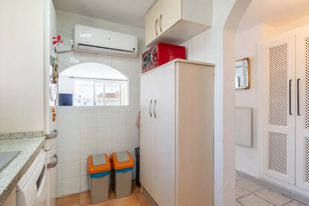 6955c4c5-56f0-4674-b9ec-ac1302ff64ea