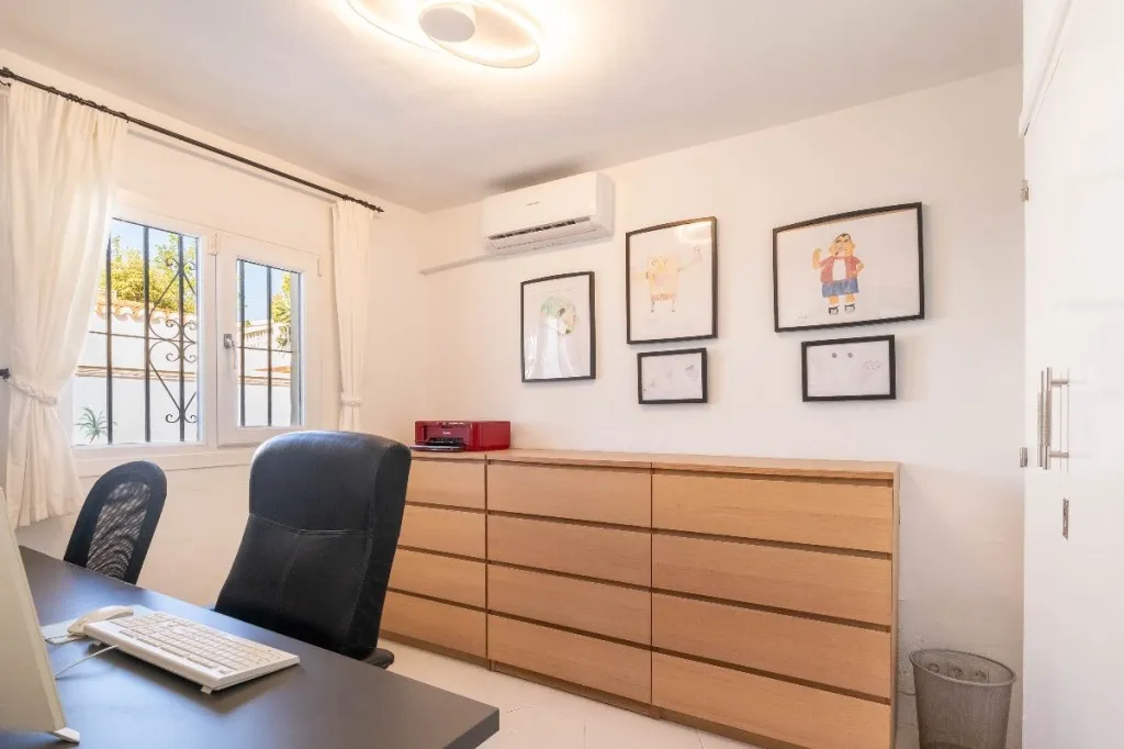 7d145e3c-09f7-4e04-ad0c-1b89496c9cf3