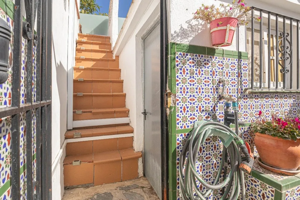 81849563-b8a6-417b-a121-93c2db498d5d