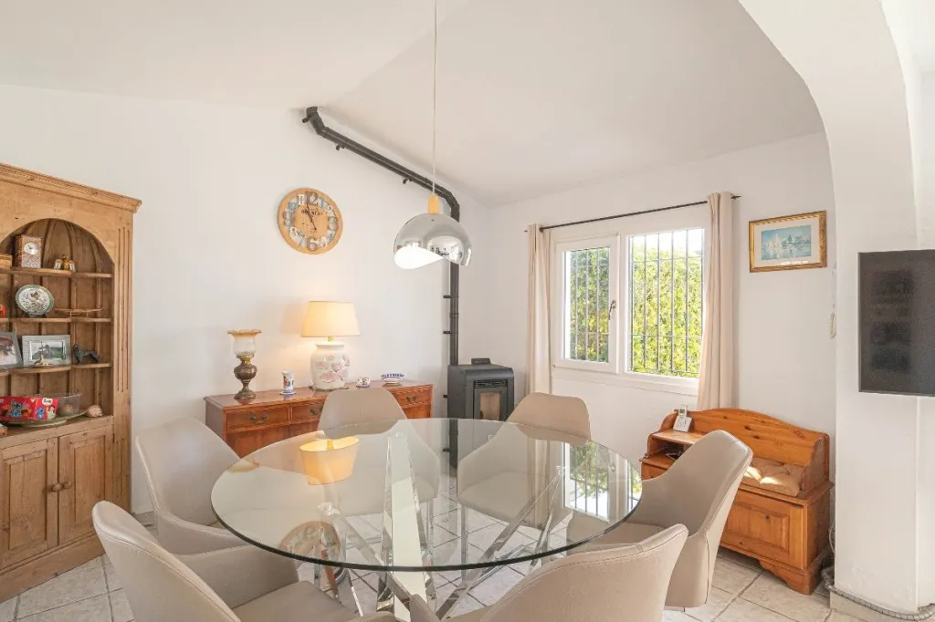 9831702e-88f1-4b60-b9b8-24bb40e584c8