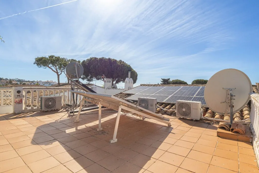 cd8ae998-5fde-4dcf-9687-e0df992c92fe