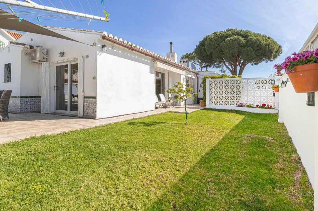 ecb8e5d6-0c0a-4b5c-9b3d-590a31069fcb