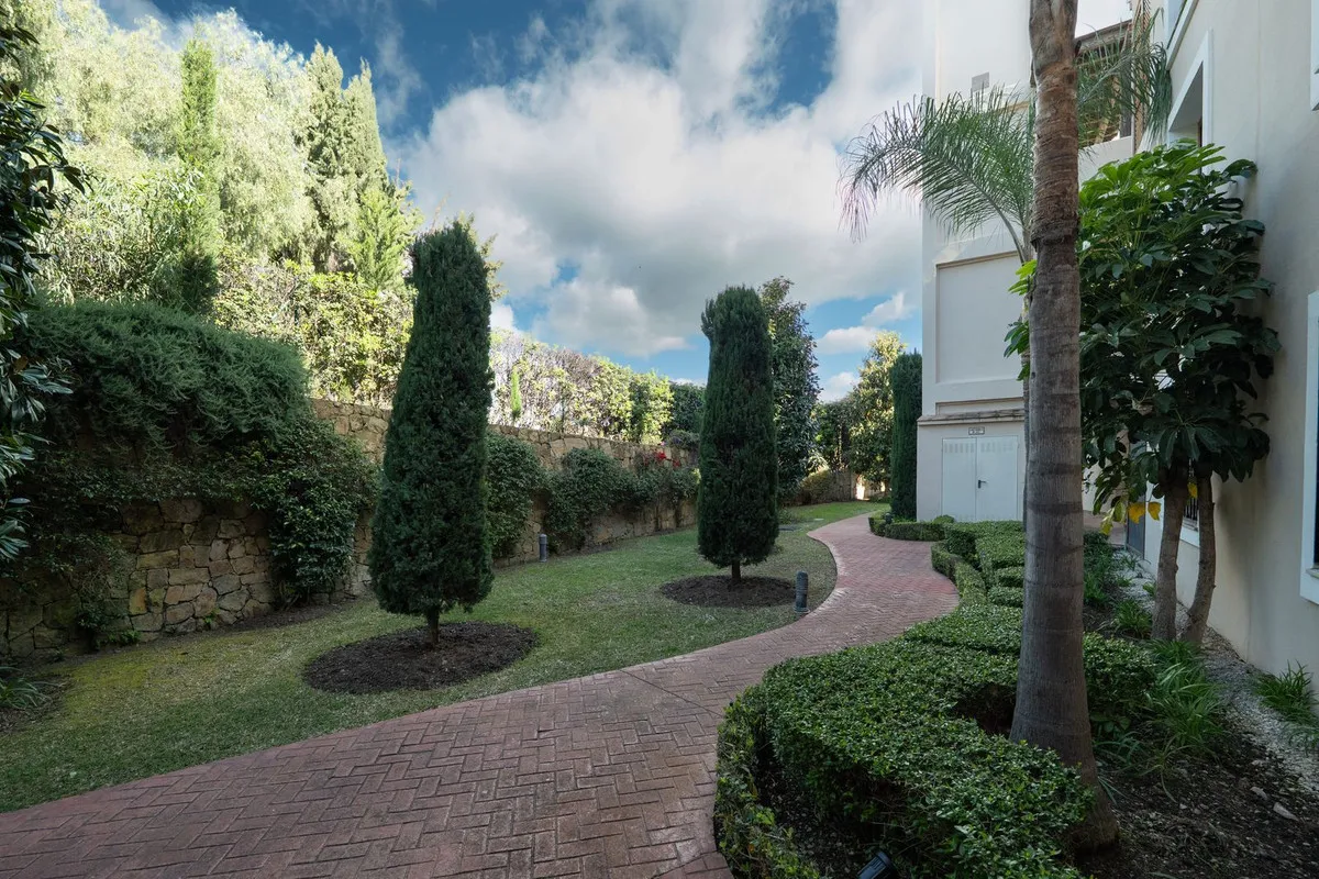 1a593abc-0143-4dad-9a14-69e726a9842d