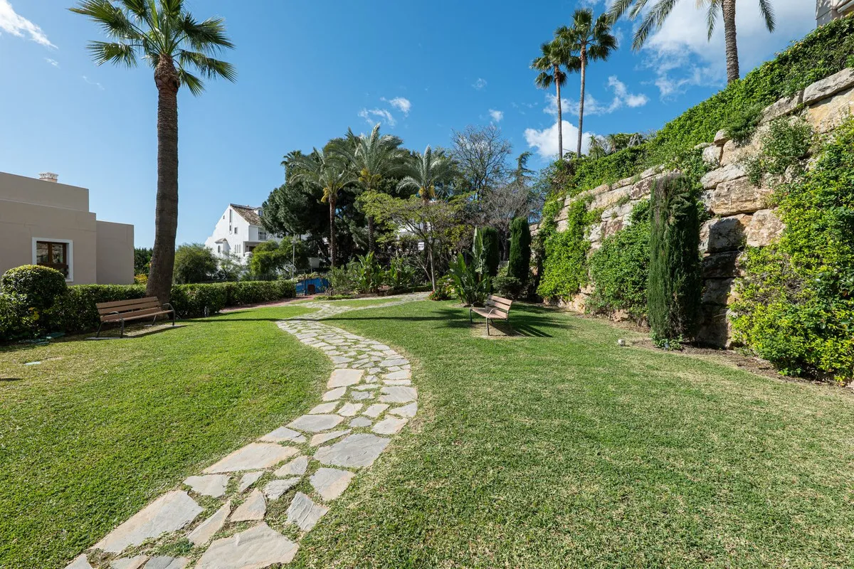 7b482daa-11be-487a-b6c7-ef334b1f2420