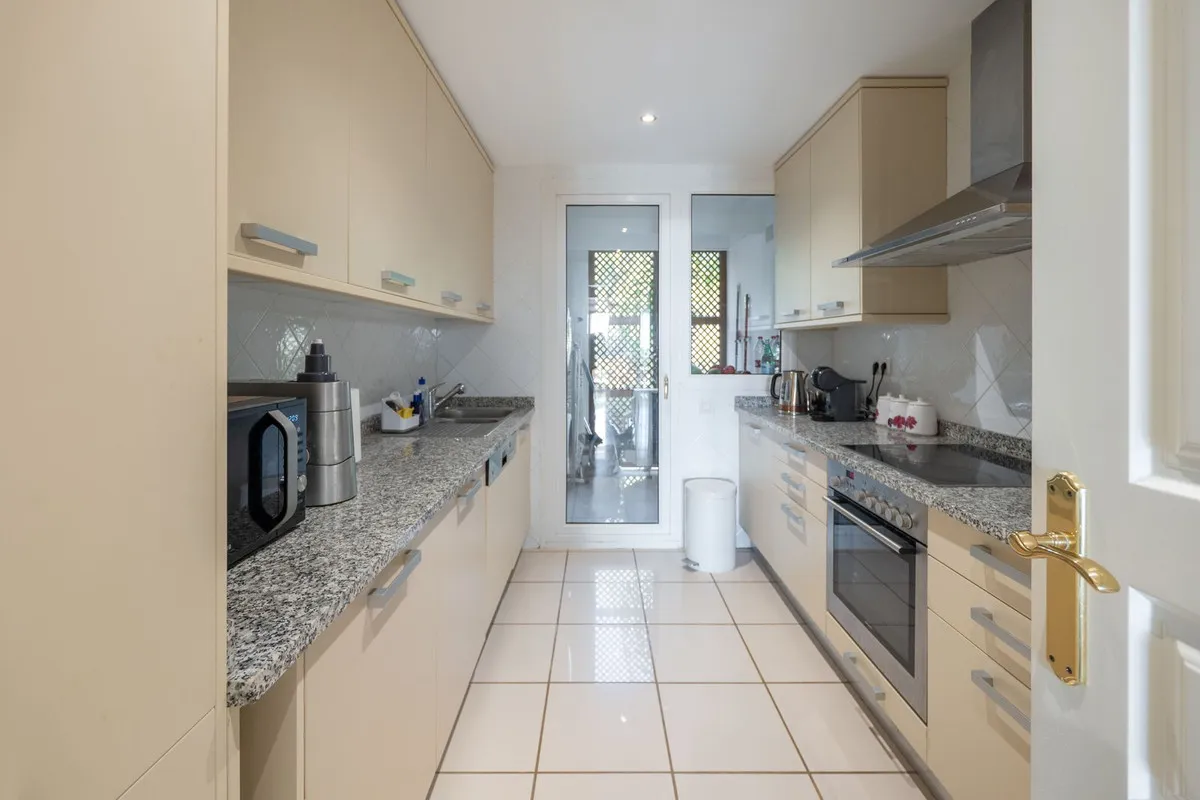 a3cc5814-d61d-4db6-9433-3d162323dcc4