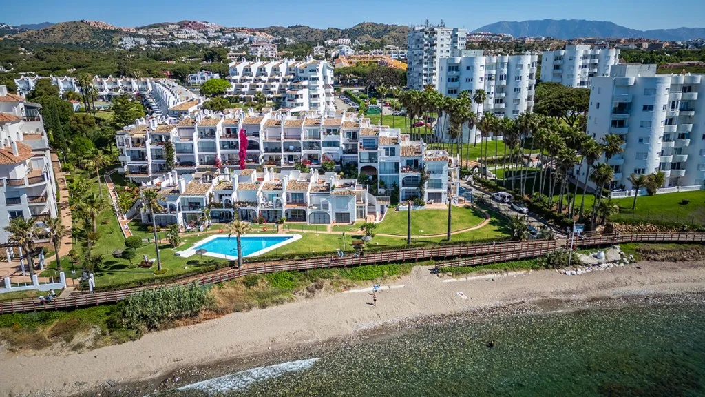 621b8aa7-0ef6-44d5-80e7-e55b61bbc13e