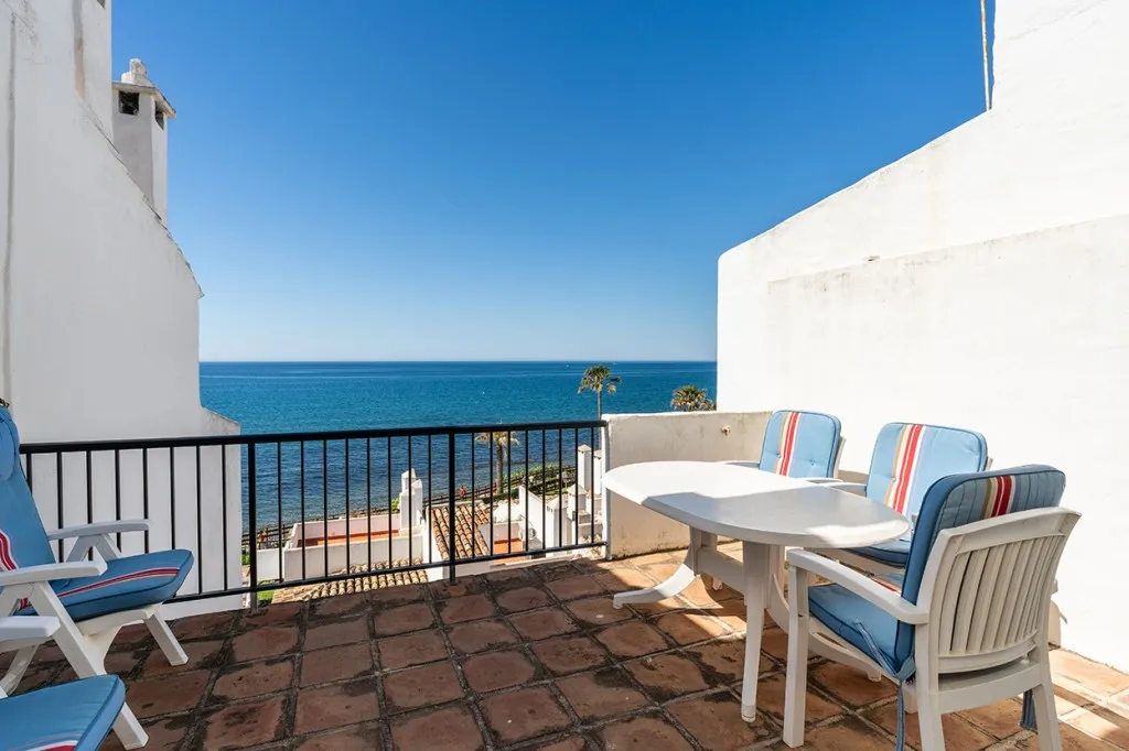 8c6b146b-5f09-45ef-924e-4fb9a12313c0