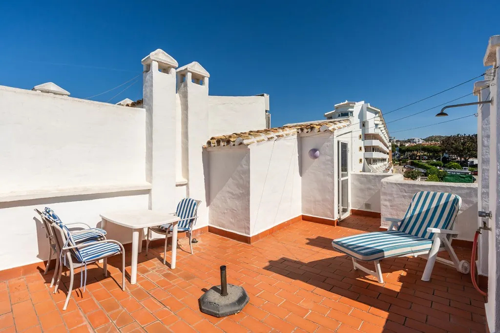 ee6d3db5-b926-4abb-b0d5-fdcf4349a44d