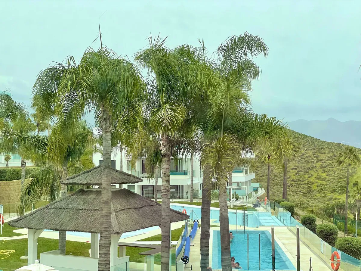 5bcb522f-02a4-4bdb-8e40-26648cd4bcd9